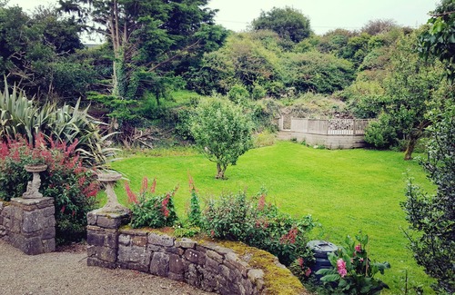 Lisdoonvarna Cottage | Rating 10/10: Oceanfront Thatched Cottage on Wild Atlantic Way