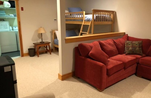 Carrabassett Valley Condo | Prime Timbers Ski-In/Ski-Out Retreat with Hot Tub & Spa