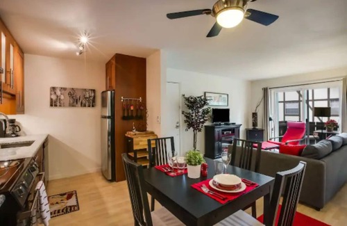 Glenwood Grove - North Iris Condo | Top-Shelf Suite Retreat - Guest Rated 10/10 & Pet Friendly