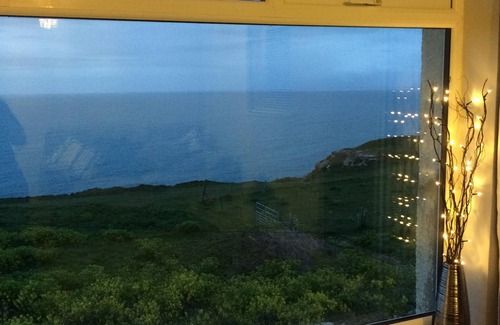 Southwell Apartment | Uninterrupted Seaview with Oceanfront Amenities - Guest Rated 9.6