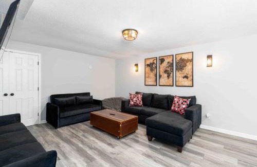 Columbia House | Inviting Retreat with Hot Tub, Pet & Child Friendly