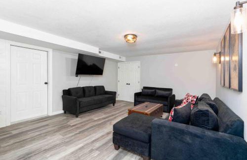 Columbia House | Inviting Retreat with Hot Tub, Pet & Child Friendly