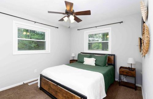 Columbia House | Inviting Retreat with Hot Tub, Pet & Child Friendly