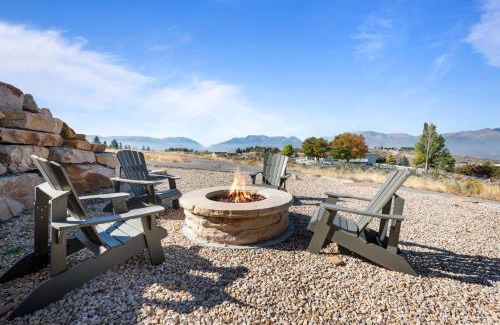 Park City House | Stunning views sleeps 10 firepit decks hot tub