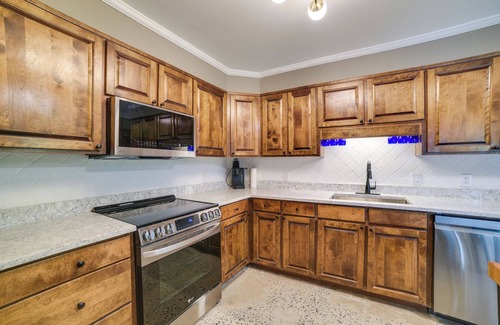Valdosta House | Inviting Valdosta A-Frame Home with Private Pool & Spa