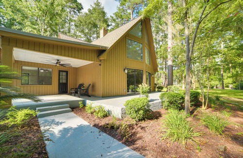 Valdosta Cottage | Pet-Friendly Valdosta A-Frame with Pool & 10/10 Rating