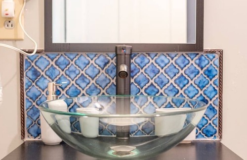 Mooresville Apartment | Stunning Victorian Home In Mooresville Apt. B