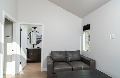 La Verkin Villa | Pet-Friendly Getaway with Scenic Views at The Dwellings