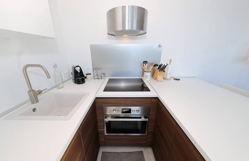 Zadar Old Town Apartment | Top-Rated Ocean View Apartment with Kitchen & Breakfast
