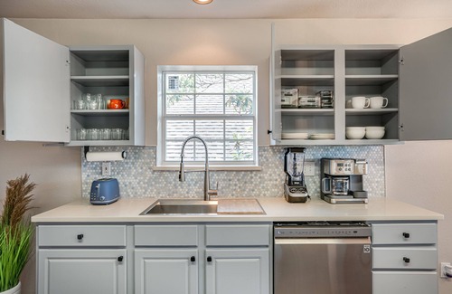 Crownridge of Texas House | Scenic Retreat Near 6 Flags with Pool and Spa Amenities