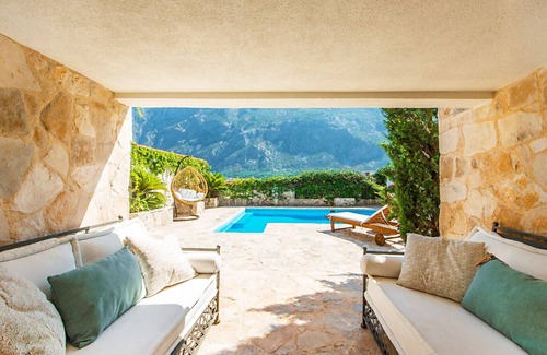 Prcanj House | Scenic Boka Bay Escape with Pool and Pet-Friendly Options
