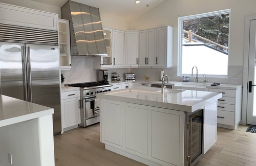 Red Mountain House | Scenic Red Mtn Retreat: Pet Friendly with Spa & Hot Tub