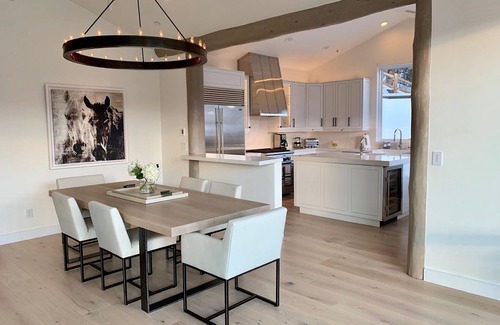 Red Mountain House | Scenic Red Mtn Retreat: Pet Friendly with Spa & Hot Tub