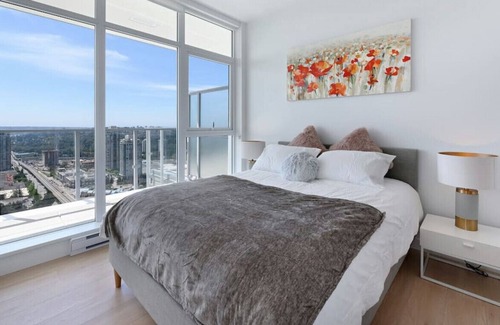 Coquitlam Apartment | Stunning View2BE+2BR Condo/HUGE Balcony!