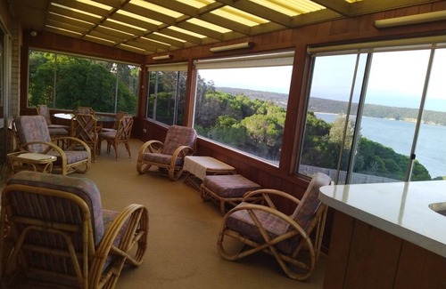 Eden House | Scenic Views & Family-Friendly Comfort in Central Location