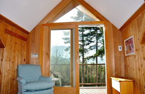 Warren House | Inviting 6 BR Sugarbush Escape with Pool & Ocean Views