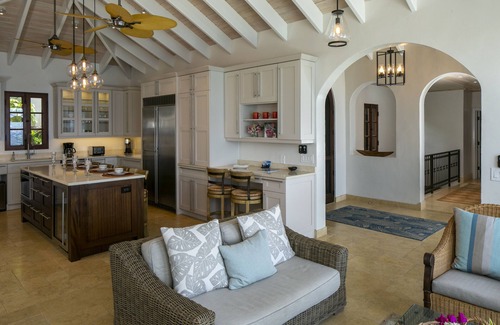 Rendezvous & Ditleff Villa | Oceanfront Getaway: Infinity Pool & Top-Rated Spa Retreat