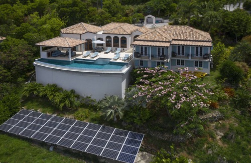 Rendezvous & Ditleff Villa | Oceanfront Getaway: Infinity Pool & Top-Rated Spa Retreat