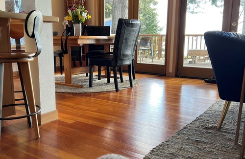Olympia Cottage | Waterfront Cottage with Gorgeous Views and Family Amenities