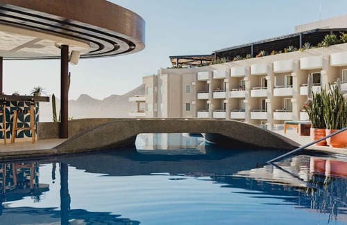El Medano Ejidal Apartment | Beachfront Retreat with Pools, Spa & Ocean Views