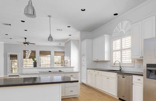 Davenport Ranch House | Scenic Views of the 17th Hole at Austin Country Club