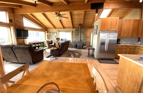 Bodega Bay House | Unforgettable Oceanfront Retreat with Scenic California Views