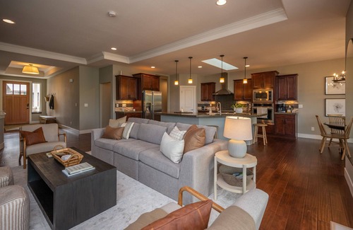 Southern Crossing House | Unforgettable Views and Comfort at Alderwood Circle!