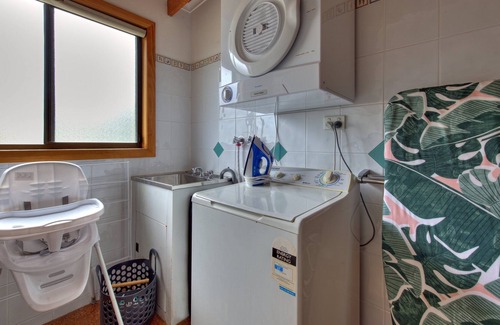 Coles Bay House | Stunning views of the Hazards. Fireplace. Free wifi. Outdoor dining. In town