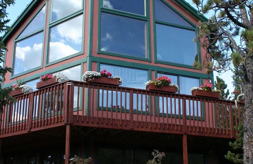 Ward House | Experience Breathtaking Views of Indian Peaks at Mountain Lake