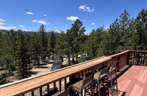 Ward House | Experience Breathtaking Views of Indian Peaks at Mountain Lake