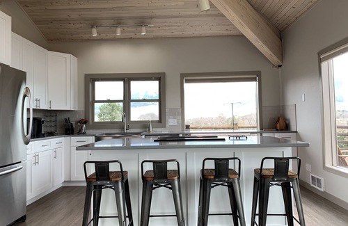 Livingston House | Unforgettable Views Overlooking the Majestic Yellowstone River