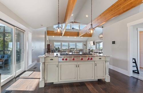Park City House | 5 Acre Estate: Breathtaking Views & Inviting Hot Tub