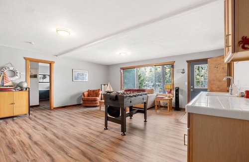 Lilliwaup House | Unforgettable Ocean Views, Private Beach & 10/10 Guest Rating!