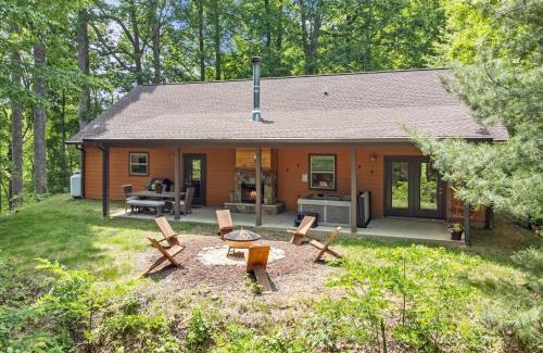 Almond House | Nature Retreat with Breathtaking Views and Modern Comforts