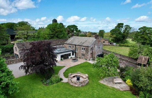 Penrith House | Scenic Retreat Minutes from the Lake District - Family & Pet Friendly