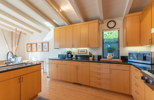 Carmel House | Oceanview Gem in Carmel-By-The-Sea: 10/10 Guest Rated!