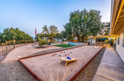 Ahwahnee House | Stunning views with pool, spa, gold panning, firepit, game court and BBQ