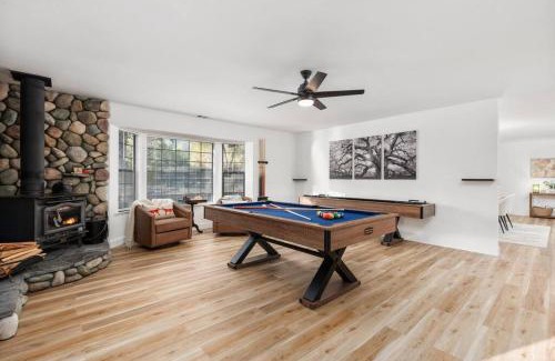 Ahwahnee House | Stunning views with pool, spa, gold panning, firepit, game court and BBQ