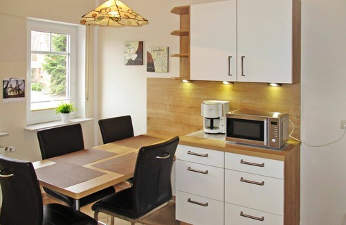 Grosefehn House | Cozy Villa for 4 with Lake View, WIFI, and Parking
