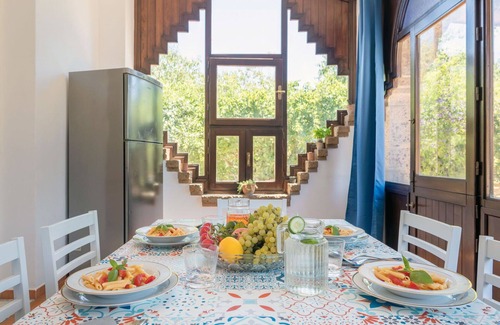 Misilmeri House | Relax in a Private Villa for 10 with Pool & Ocean View