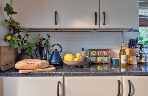 Dormansland House | Stunning villa for 4 guests with WIFI and pets allowed