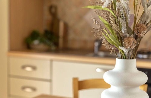 Viddalba House | Inviting Villa for 4 with Pool, A/C, and WiFi Access