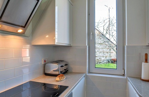 Marazion House | Stunning villa for 5 people with WIFI and parking