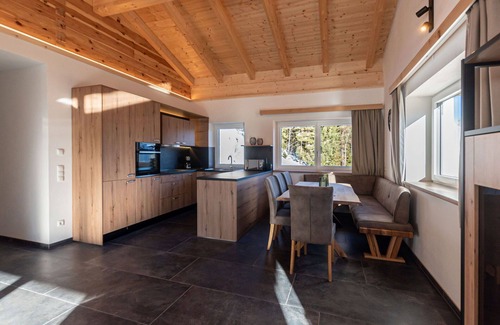 Radstadt Villa | Idyllic Villa for 6 with Panoramic Views and WiFi Access