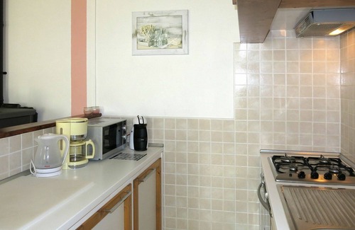 Asti House | Inviting Villa for 7 with Private Pool and Pet-Friendly Perks