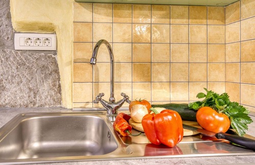 Grabri House | Pet-Friendly Villa with Private Pool and Hot Tub Retreat