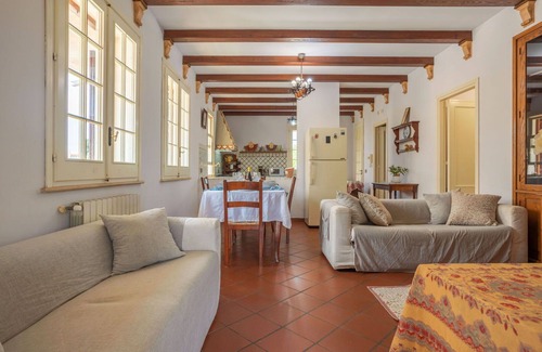 Marsala House | Spacious Villa with Private Pool, Hot Tub & Ocean View