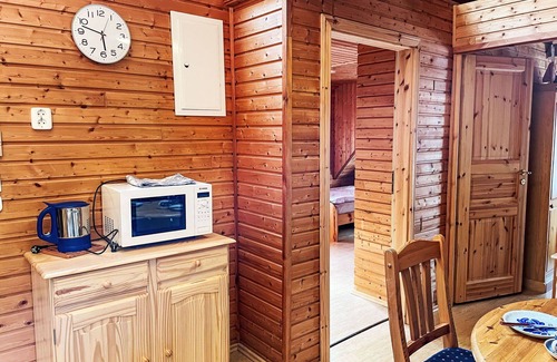 Katzow Villa | Cozy Villa for 4 with Ocean View, Kitchen & Patio
