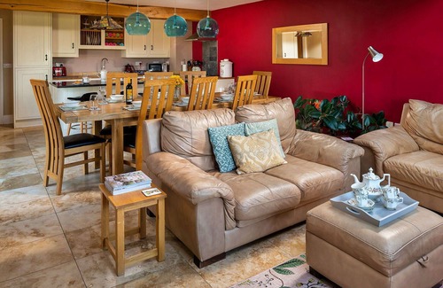 Eglwysbach House | Stunning villa for 7 guests with WIFI, hot tub and terrace