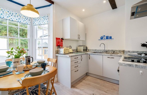 Mevagissey Villa | Inviting Oceanfront Villa for 4 with WIFI and Parking